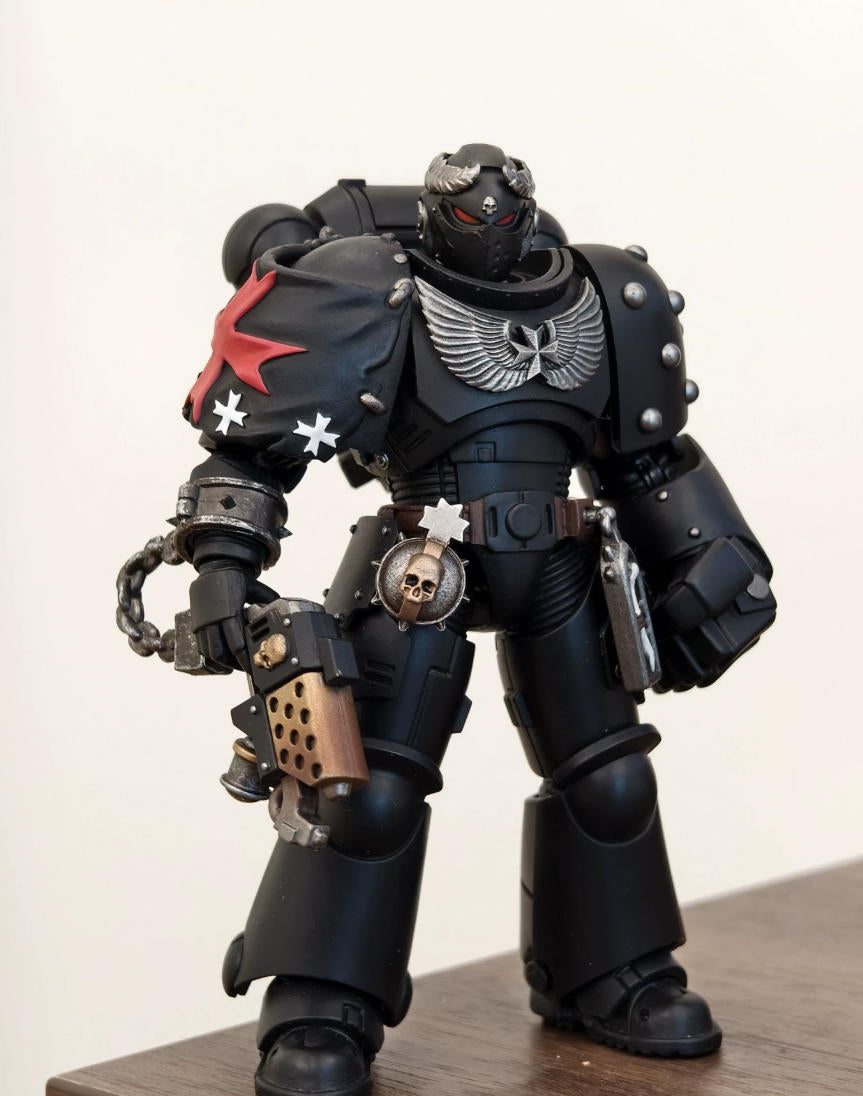 PRE‑ORDER Premium Painted Male Helmet Head Sculpt for JoyToy Warhammer 40KBlack Templars Figure