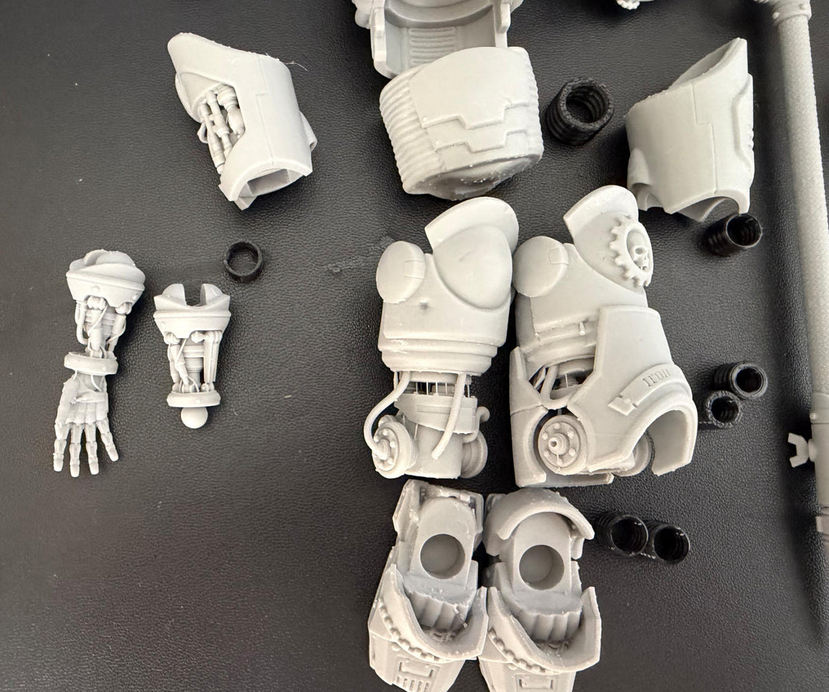 【PRE-ORDER】Unpainted Parts Kits For Joytoy Warhammer 4.0 figure body Iron Hands Techmarine