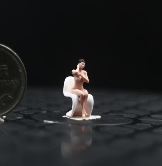 【PRE-ORDER】Painted 1/64 Sitting Mini Figure Diorama For Sand Scene Decor Car Model Toy