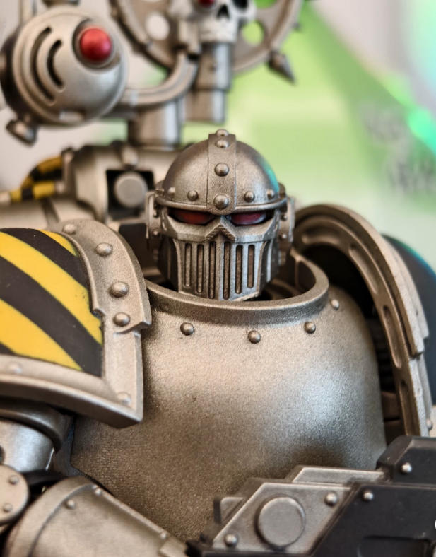 【PRE-ORDER】Premium Iron Warrior Man Head Sculpt Model For Joytoy War hammer Action Figure