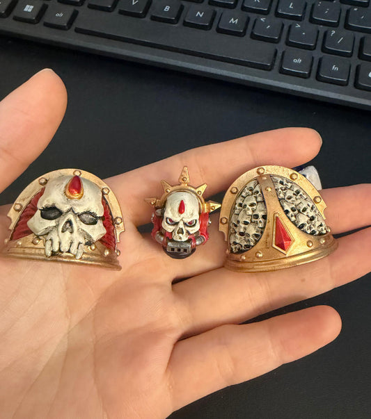 【PRE-ORDER】 1pc Premium Painted Head Sculpt+2pcs Painted Shoulder Pads