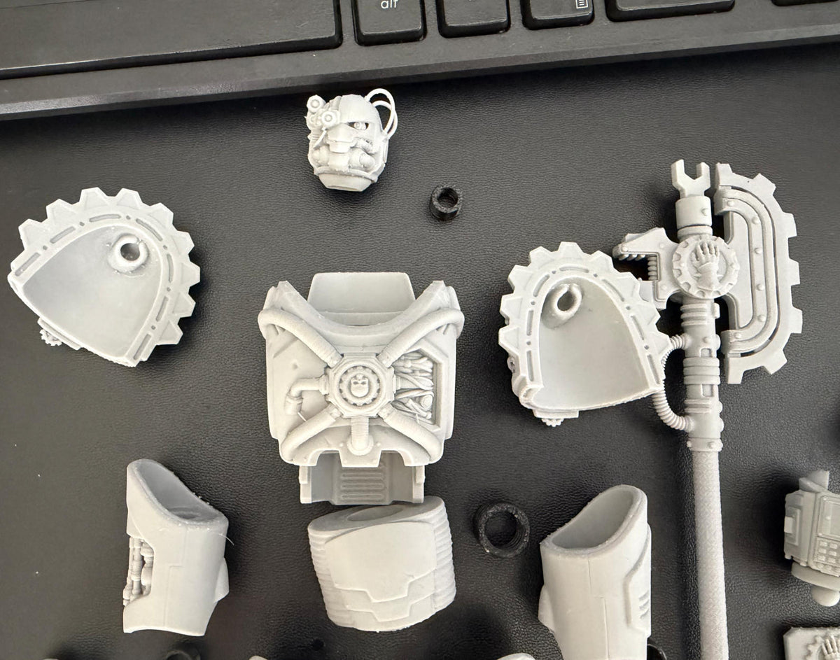 【PRE-ORDER】Unpainted Parts Kits For Joytoy Warhammer 4.0 figure body Iron Hands Techmarine