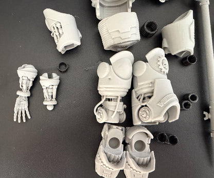 【PRE-ORDER】Unpainted Parts Kits For Joytoy Warhammer 4.0 figure body Iron Hands Techmarine