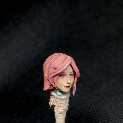Premium 1/18 Beauty Maid Female Soldier Head for Action Figure